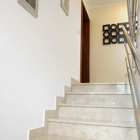 Nina-Maya Apartment